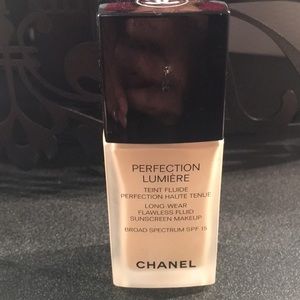 Chanel foundation